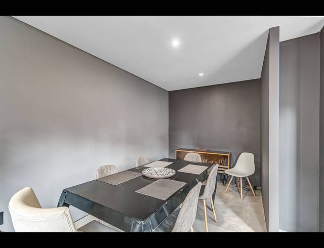 3 BEDROOM FREEHOLD FOR SALE IN LINDEN